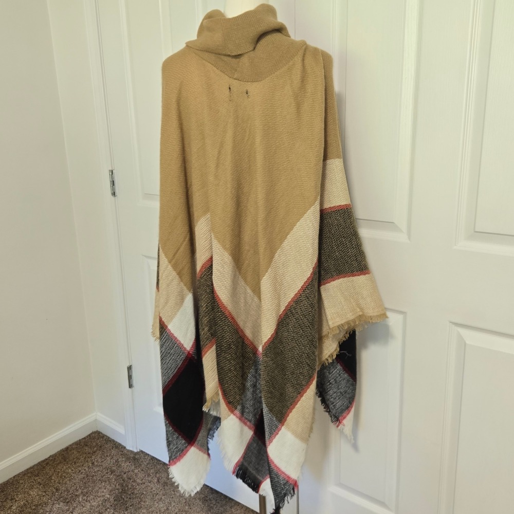 Ellie & Kate Poncho Wrap Womens One Size Tan Plaid Turtleneck Fringe Shawl